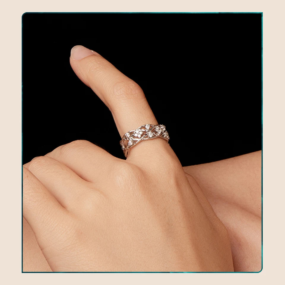 BAMOER 925 Sterling Silver Ring, With Tiny Moissanite 4-Leaved-Clovers, White Gold Plated, Vintage Style