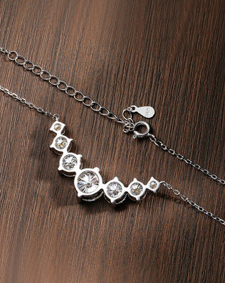 Stunning 925 Sterling Sliver Necklace, Plated With 18k White Gold, and set with 7 Sparkling Moissanite Diamonds totalling 1.7ct