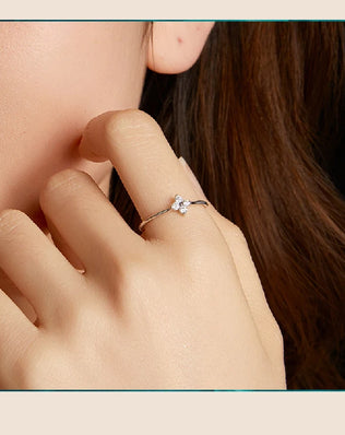 Bamoer 925 Sterling Silver Ring, Platinum Plated, With 4-Leaf Clover In Moissanite Lab Diamonds