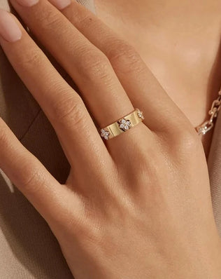 BAMOER Lucky Clover Band, S925 Gold Plated with Tiny Moissanites in Clusters of 4.  Unusual, Stylish Commitment Ring