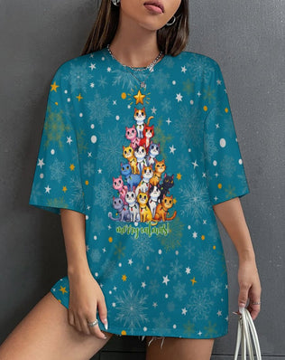 Drop Shoulder Baggy Tee with Fun Christmas Kitties, Unisex, Loungewear, Casual, Fun