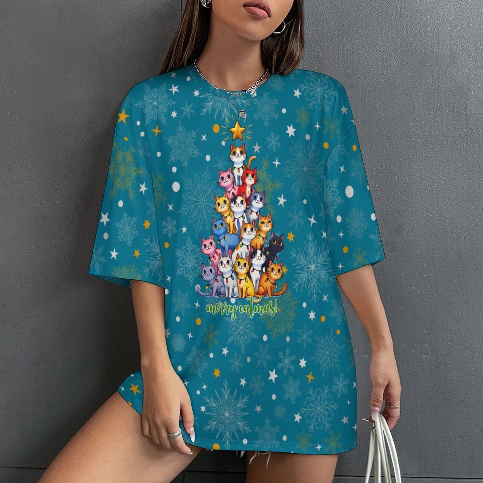 Drop Shoulder Baggy Tee with Fun Christmas Kitties, Unisex, Loungewear, Casual, Fun
