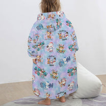 One-Size  Blanket Hoodie for Tots, Featuring Snowy Friends Celebrating Christmas
