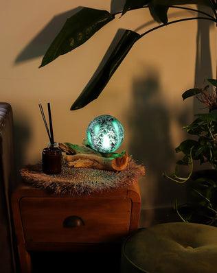 DriftGlow Lamp Emerald Crackle Shade
