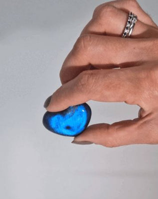 Madagascar Labradorite Hearts Stone (approx 25gm 40mm)