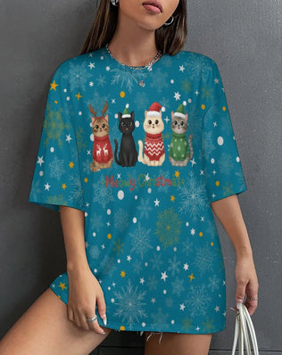 Drop Shoulder Baggy Tee with Cute Christmas Kitties, Unisex, Loungewear, Casual, Fun